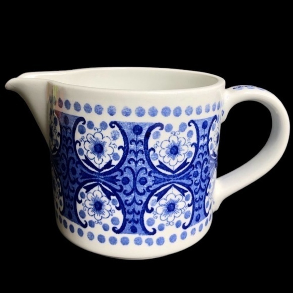 VTG Arabia of Finland Ali Blue 16 oz Pitcher in EUC